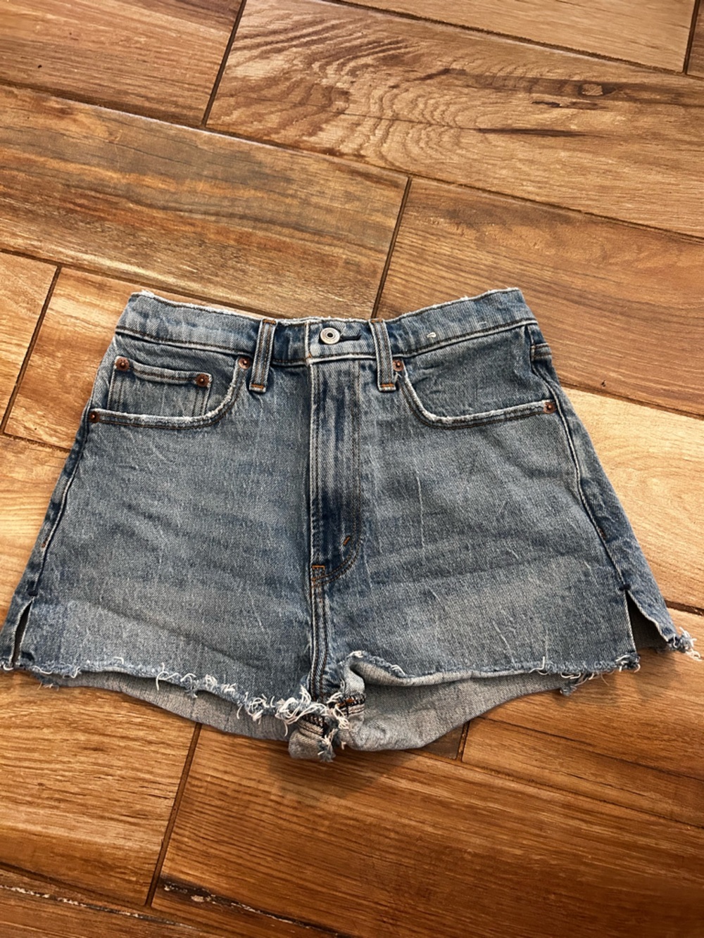 Abercrombie & Fitch High-Rise Mom Shorts